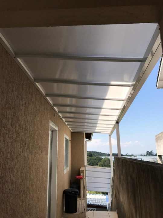 Cobertura em policarbonato instalada pela Toldos Tatuapé — foto 7
